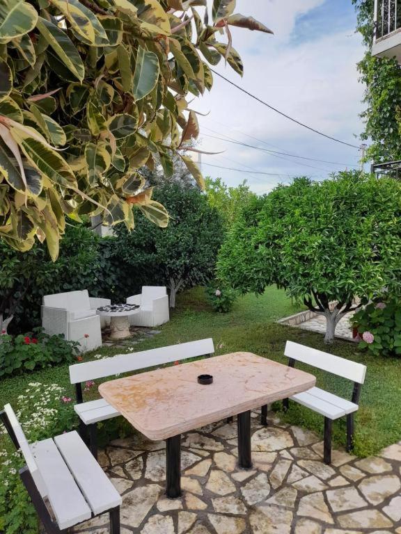 Villa Festim Ксамил Екстериор снимка