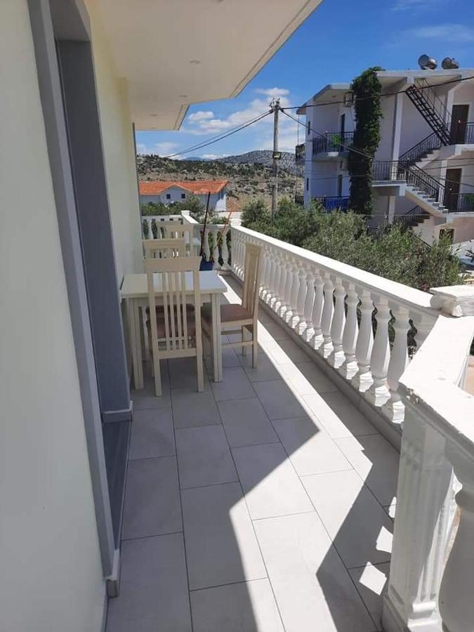 Villa Festim Ксамил Екстериор снимка